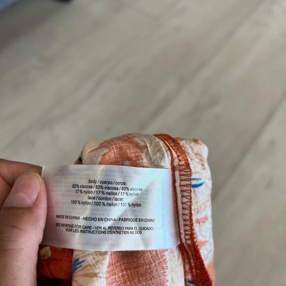 Sam Edelman Small Top Palmer Floral Eyelash Trim Camisole in Apricot Ora size XL - Picture 6 of 9